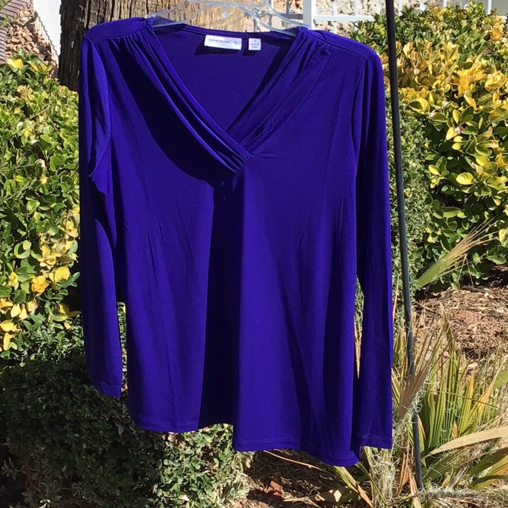 V-neck Susan Graver blouse
